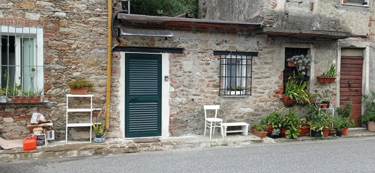 The Small Waterfall House, La Cascatella Massa