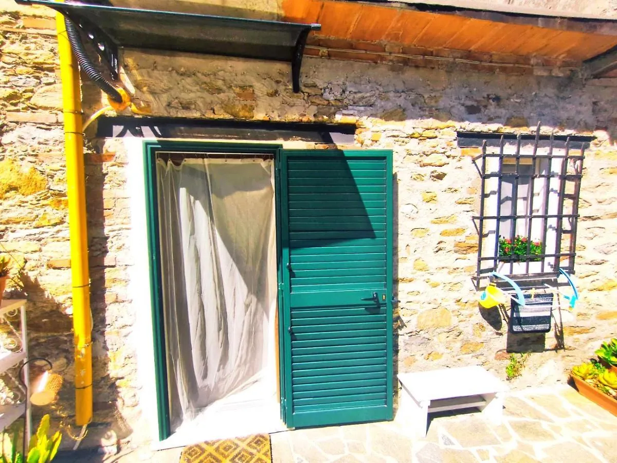 The Small Waterfall House, La Cascatella Massa Olaszország