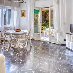 https://gianluca-apartment.hotelitalianriviera.com
